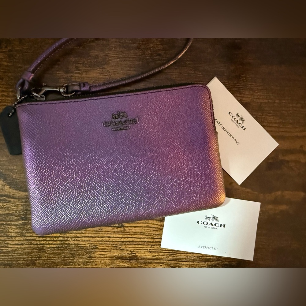 Rare Coach hologram corner zip wrist wallet